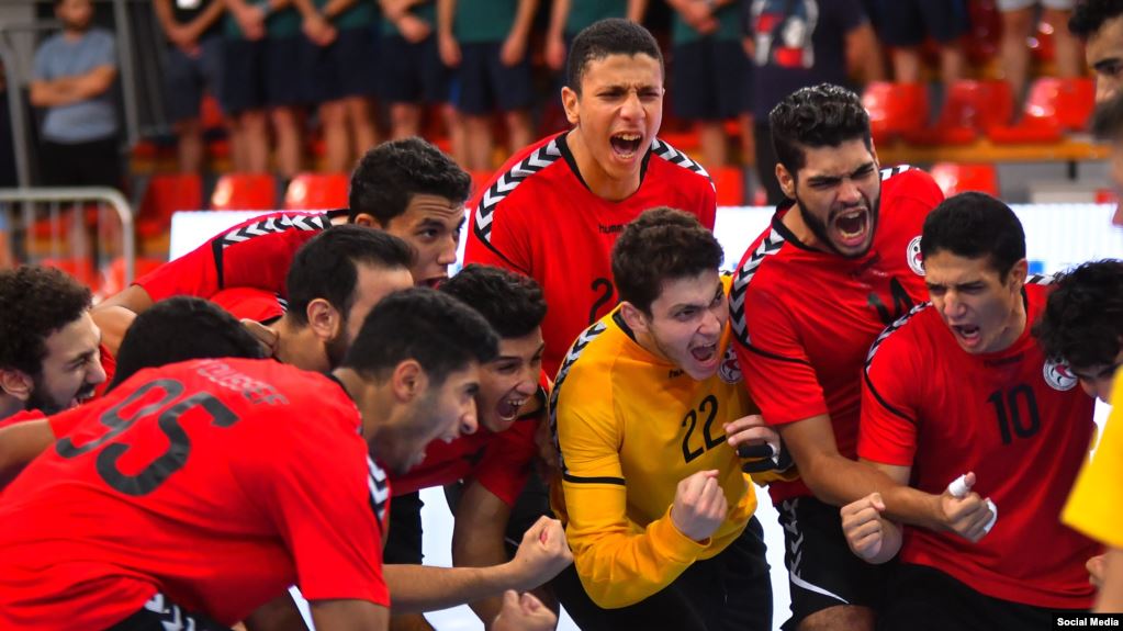 ليموزين مطار القاهرة يشهد ضغطًا بسبب منتخب كرة اليد